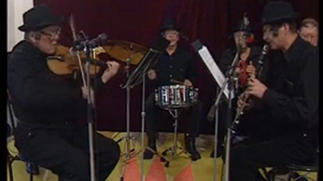 "Единственное средство привести себя в порядок" смотреть онлайн