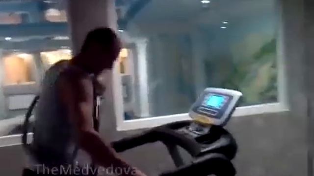 Донецк в одном брошенном олигархом доме .... смотреть онлайн