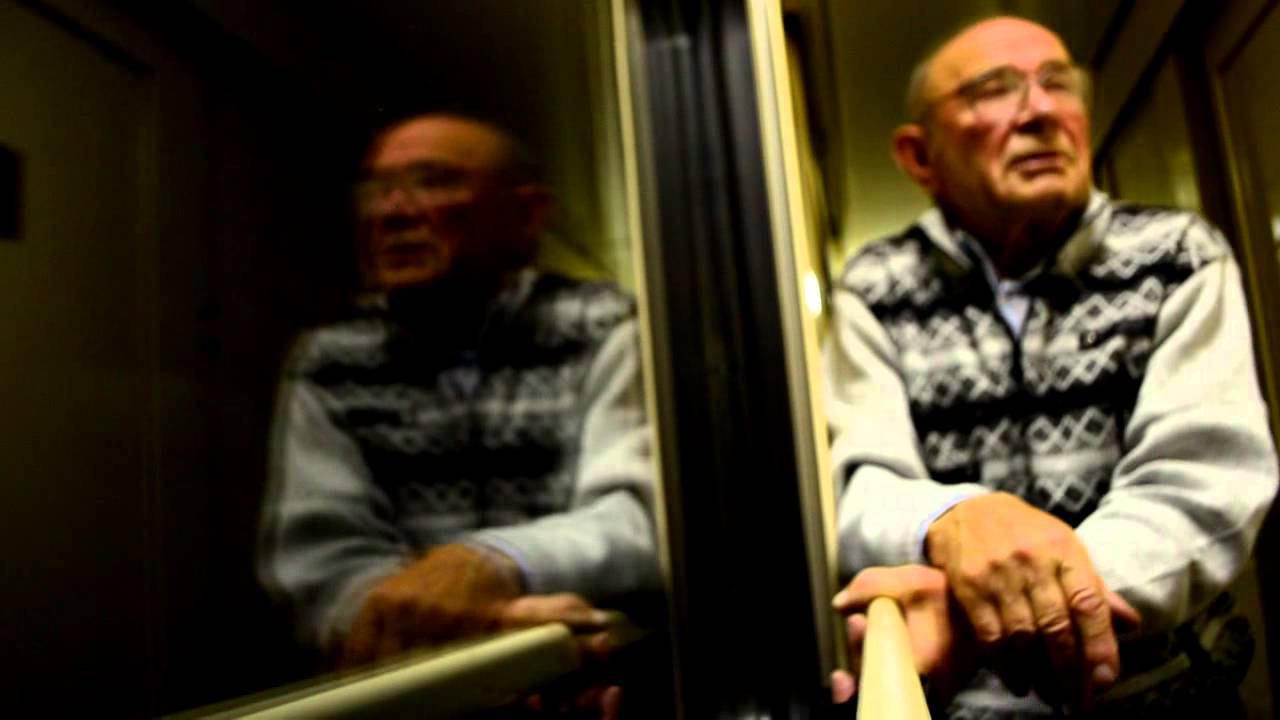 Дед-подводник в поезде "Смена" смотреть онлайн