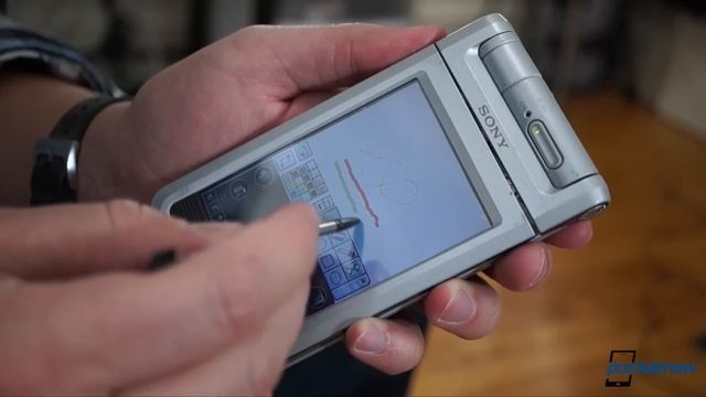 Sony CLIÉ NR70 Review: What The Future Looked Like In 2002 | Pocketnow смотреть онлайн