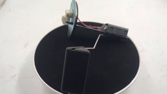 Датчик рівня палива MR342870 смотреть онлайн