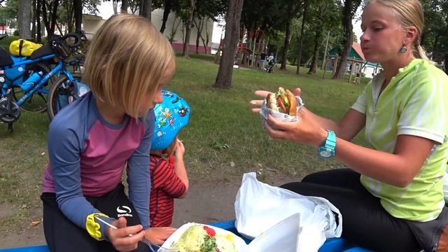 Велопутешествие по Беларуси. Заехали в Ошмяны. смотреть онлайн