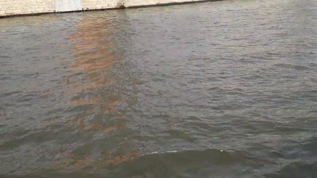 Moscow walks Проезжаем Кремль по Москве - реке, 20 октября смотреть онлайн