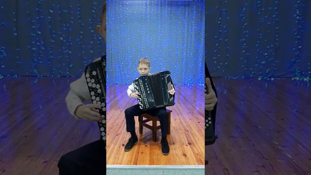 Денисов Дмитрий (8лет) "Камаринская" в обр Р. Бажилина смотреть онлайн