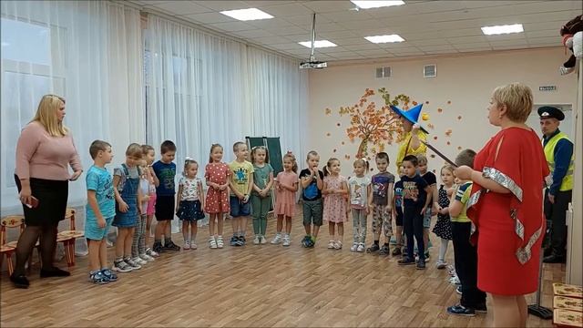 Как Незнайка правила дорожного движения учил. Неделя ПДД смотреть онлайн