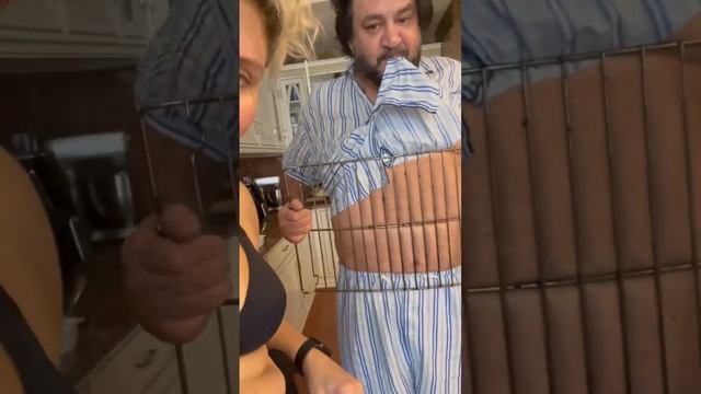 Делаем кубики на животе ! смотреть онлайн