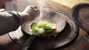 СВИНИНА с ОВОЩАМИ в СКОВОРОДЕ ВОГ на РУССКОЙ ПЕЧИ
