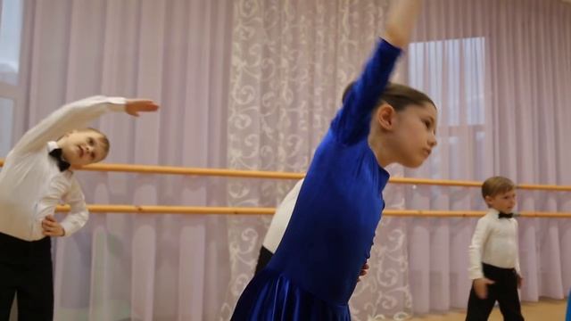 Дети на паркете. Тренировки в группе 5-6 лет смотреть онлайн