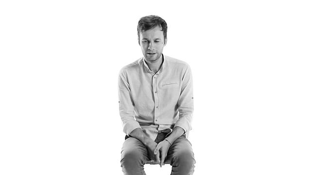 Ваня Якимов - Стихотворение "Шагов твоих становится не слышно..." смотреть онлайн