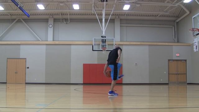 Street Basketball Crossovers and Ankle Breakers: Freestyle Streetball Moves - How To Step By Step смотреть онлайн