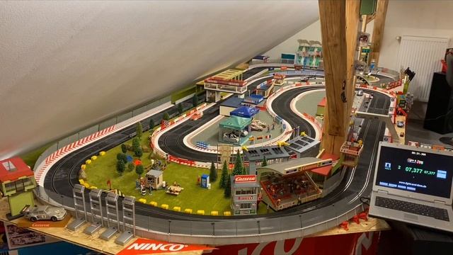 Carrera Slotcar from 1979 Porsche 935 Langnese conversion to Plafit super 32 chassis - track test смотреть онлайн