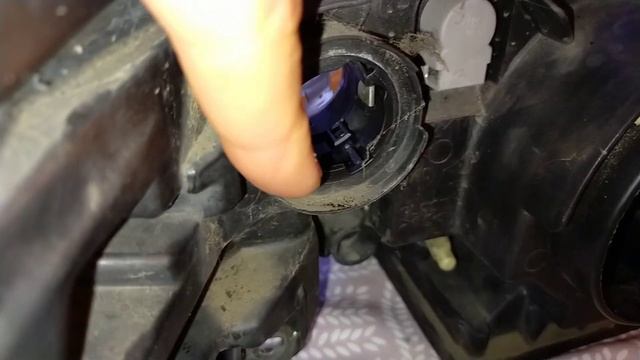 Przywracamy wzrok królowej, czyli regeneracja lamp Xenon w Renault Laguna II ph2 z pomocą Auto Gamm смотреть онлайн