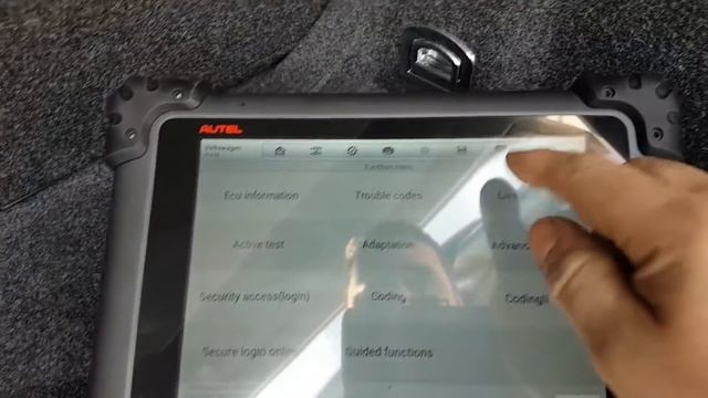 VW Golf 2005 boot/trunk not opening, error 00950. Fault finding and repair. смотреть онлайн
