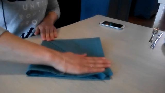 Как сложить салфетки быстро и просто смотреть онлайн
