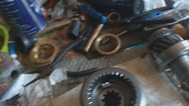 Брак запчастей КПП УАЗ. Будьте ВНИМАТЕЛЬНЫ!!!! Не включается 4-я передача. смотреть онлайн