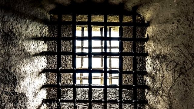 Не собираюсь я на тебе жениться - отмахнулся от официантки хозяин ресторана. И когда она в слезах.. смотреть онлайн