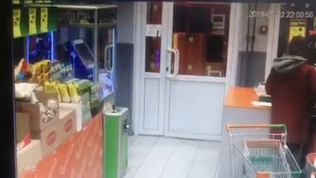 Кража в "Монетке". Челябинск 2 мая 2019 смотреть онлайн