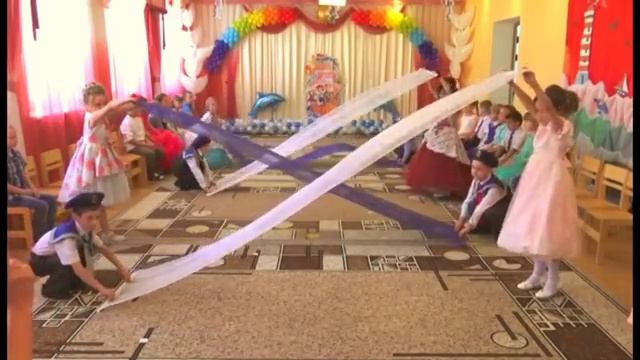 Танец _Чайка_ в детском саду (10 группа).mp4 смотреть онлайн