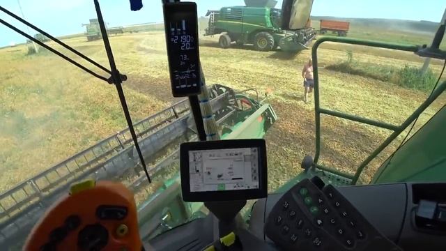 Заехали молотить горох. Урожай 2020 смотреть онлайн