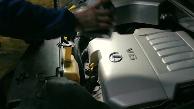 Lexus RX 350 Добавка работает! Замена масла в двигателе на Motul смотреть онлайн