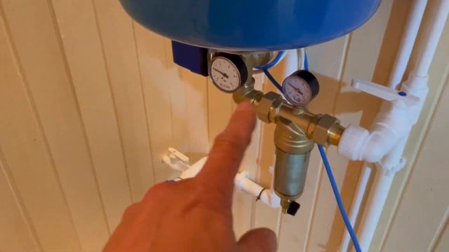 Водоснабжение дачи от скважины. Обвязка по дому. Канализация под домом.