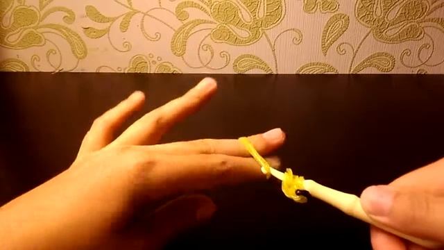 Как сделать банан из резинок. смотреть онлайн