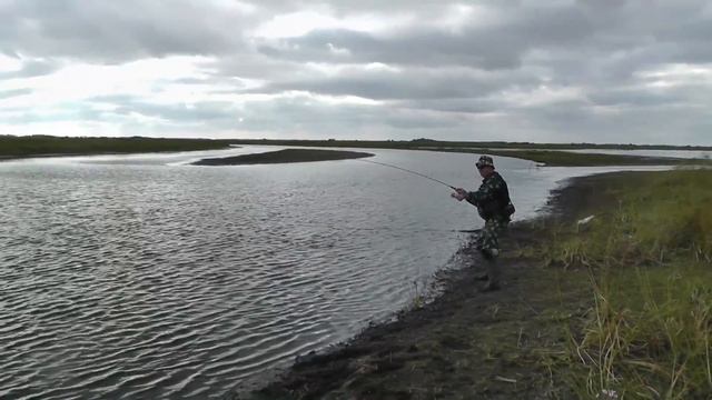 База отдыха Деревенька моя. Ловля щуки на спиннинг в Кондинском районе ХМАО. Малая Юконда. смотреть онлайн