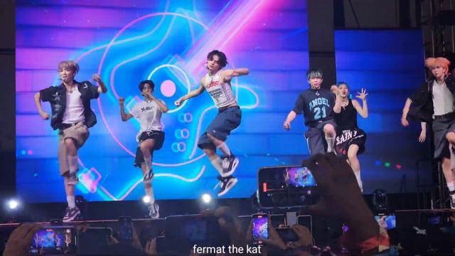 230818 8TURN - EXCEL (Dance Break Ver.) @ KCON STAGE | KCON LA 2023 Day 1 [4K Fancam] смотреть онлайн