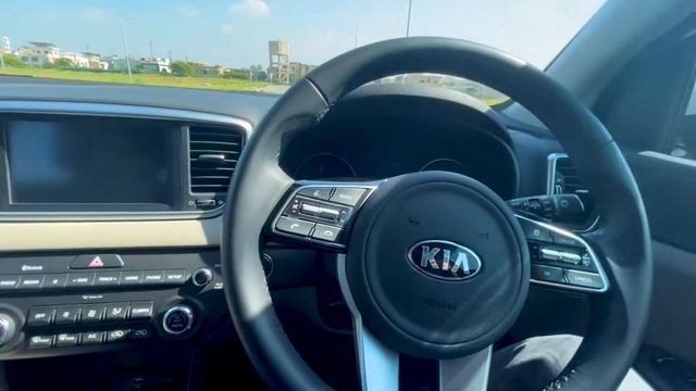 Race for THE BEST?! | Mg HS Vs Kia Sportage 2022 | Wheel Go смотреть онлайн