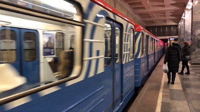 81-717/714.5М Перекраска Московский транспорт На станции Сокольники смотреть онлайн