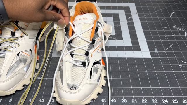 How To Lace Balenciaga Track sneakers смотреть онлайн
