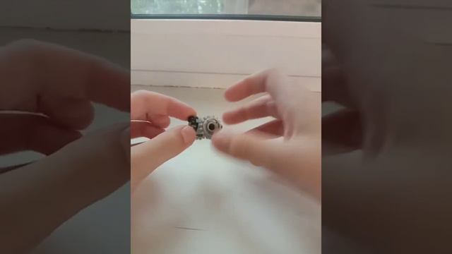 как сделать Лего спиннер легко и просто! смотреть онлайн