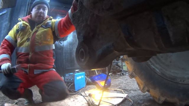 Замена втулок и вала навески Трактора МТЗ смотреть онлайн