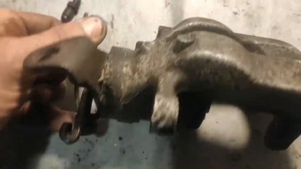 Восстановление резьбы в суппорте