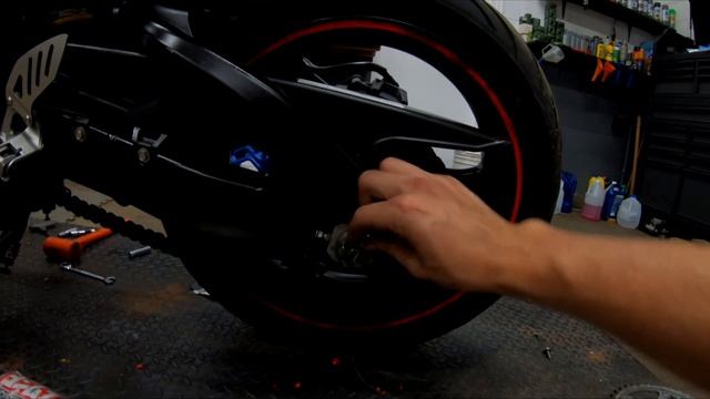 Rebuilding a WRECKED 2006 GSXR 600 (Part 2) Color Scheme Reveal! смотреть онлайн