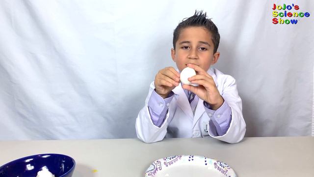 Can you tell which egg is raw using Newton's laws of motion? Hardboiled science смотреть онлайн