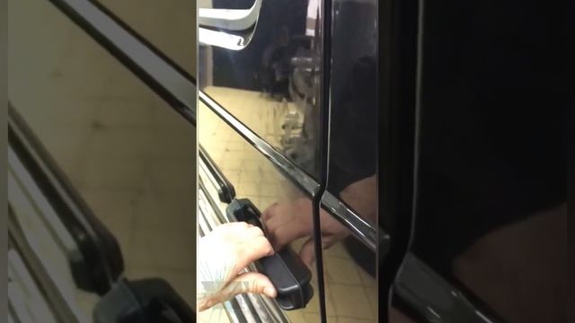 Доводчики дверей на Mercedes Benz G class смотреть онлайн