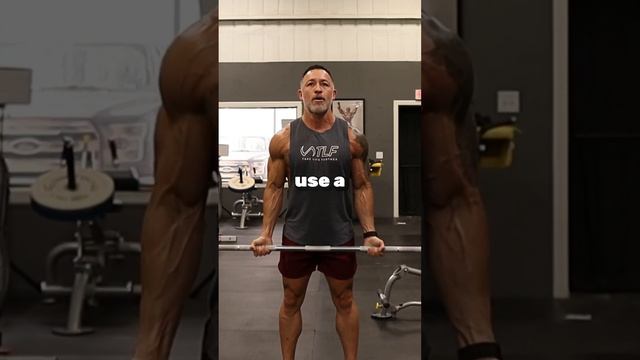 Pro tip on how to grow bigger biceps... смотреть онлайн