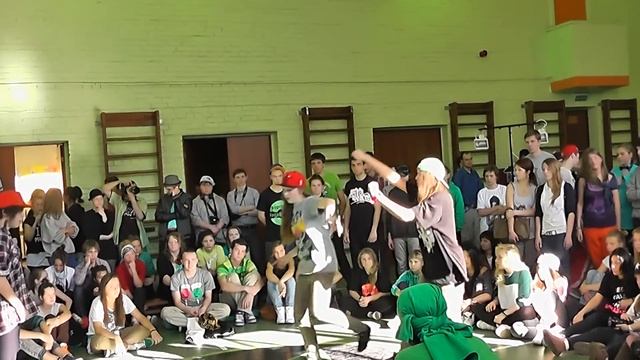 Алла и Тася Грин баттл 2012 1/4 Hip-Hop 2x2 смотреть онлайн