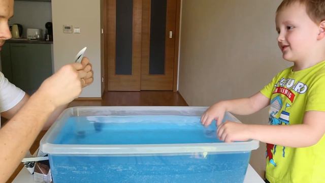 Тестируем бумажные кораблики. Какие дольше продержатся на воде? смотреть онлайн