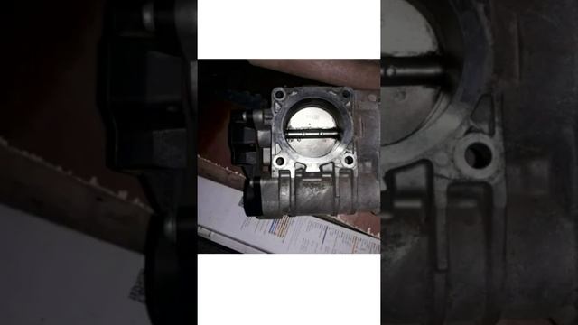 зависают обороты на скорости на Ваз 2011года с е-газом/дроссельная заслонка подвисала/прична смотреть онлайн