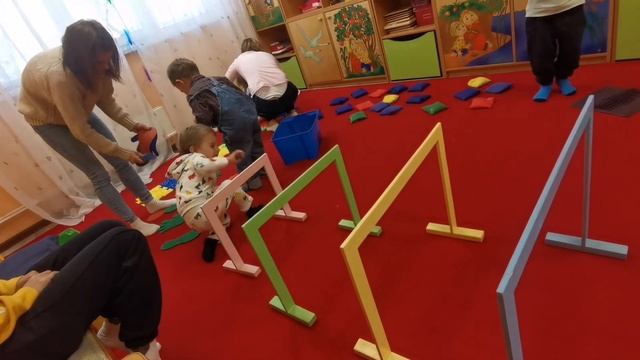 РАЗВИВАШКА КАК ПРОХОДИТ ЗАНЯТИЕ, КАК ГУЛЯЮ с ДВУМЯ, ПЛАНЫ и ПОДАРОК ПОДРУГЕ на рождение ребенка смотреть онлайн