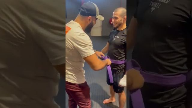 Мухаммад Мокаев получил фиолетовый пояс по бразильскому джиу джитсу смотреть онлайн