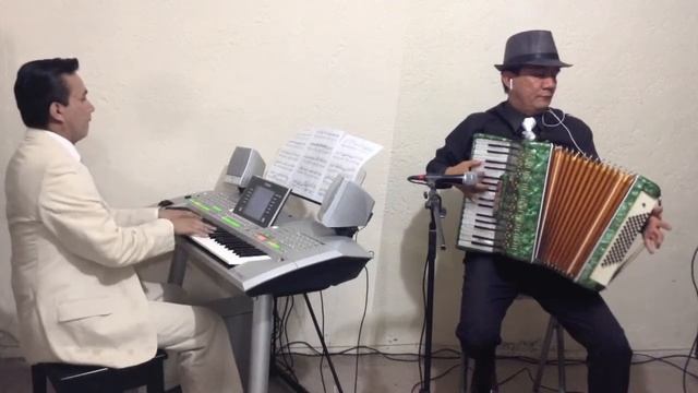 Por una cabeza - Carlos Gardel - Cover Piano y Acordeon смотреть онлайн