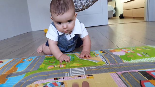 Демка. Пополз впервые! 6 мес(без 3 дней) смотреть онлайн