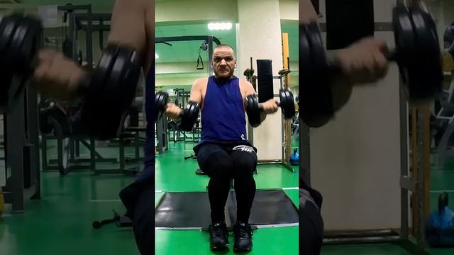 Субботняя тренировка рук в пустом спортзале смотреть онлайн