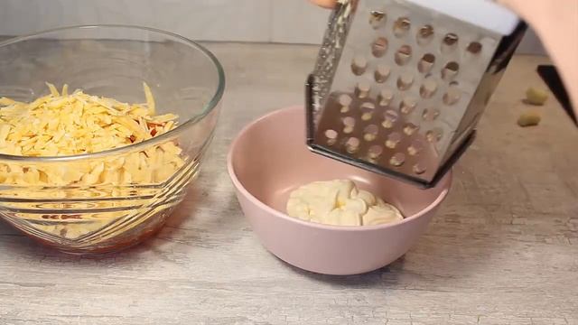 Салат на скорую руку! Готовлю, когда гости "на пороге" и всегда сметается первым! смотреть онлайн