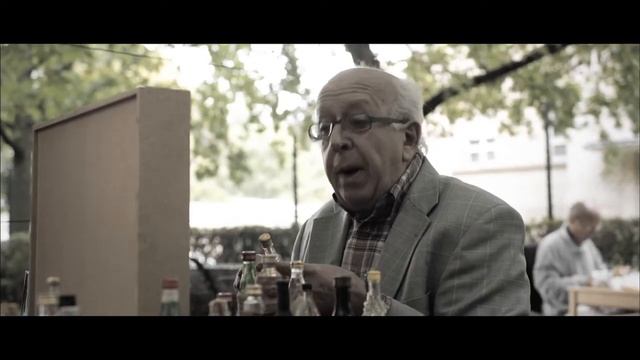 Paul Scheuer & Maisy Hausemer - Interview - D'Symmetrie vum Päiperlek смотреть онлайн