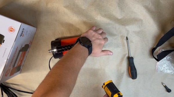 Компрессор автомобильный Агрессор AGR-50. Что внутри?