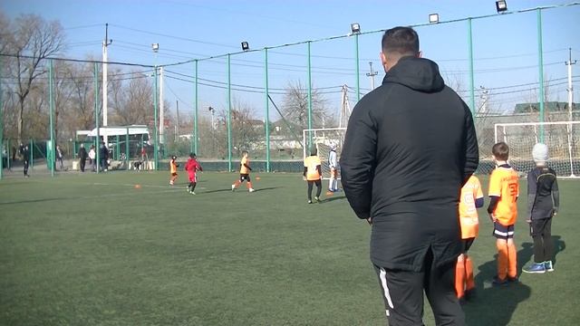 31.10 Первенство г.Ростова-на-Дону Легенда-3-Звезда ДРГ 2013 г.р 1 тайм смотреть онлайн